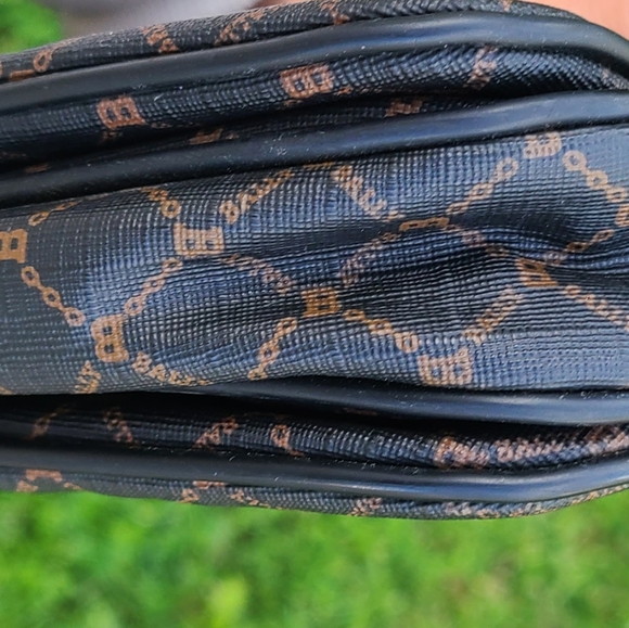 GUC Bally Crossbody - Picture 5 of 12